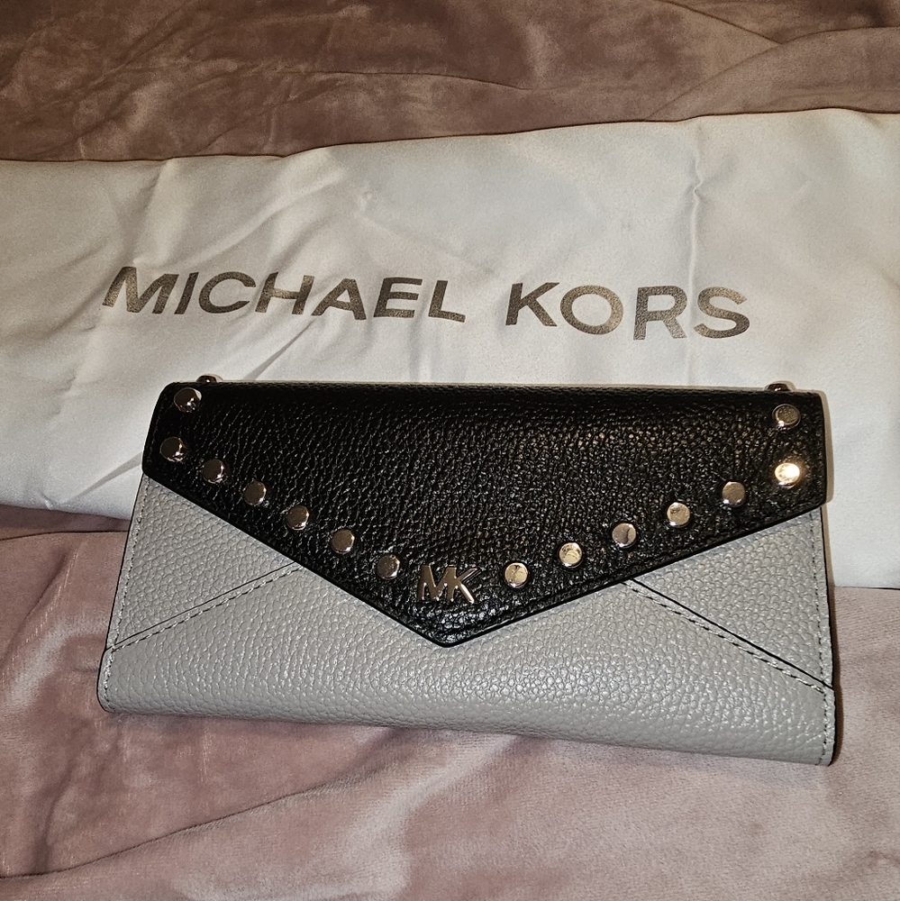 NWT- Authentic Michael Kors slim trifold Wallet